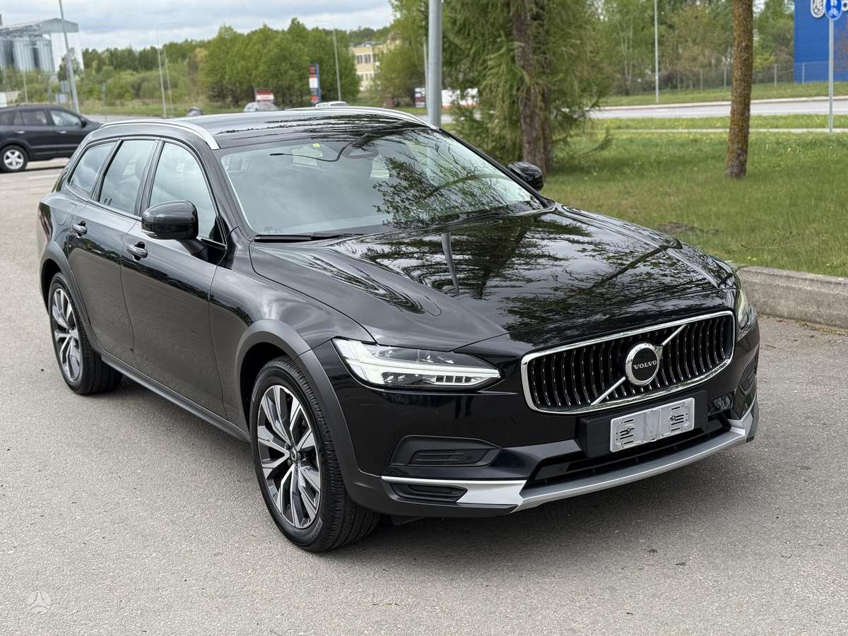 Volvo V90 Cross Country, Универсал