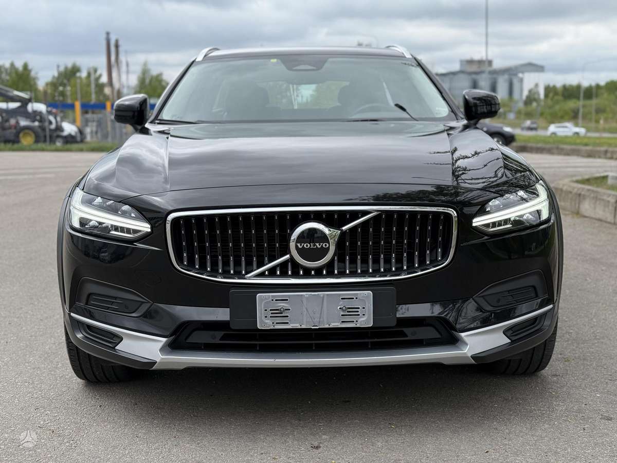 Volvo V90 Cross Country, Универсал