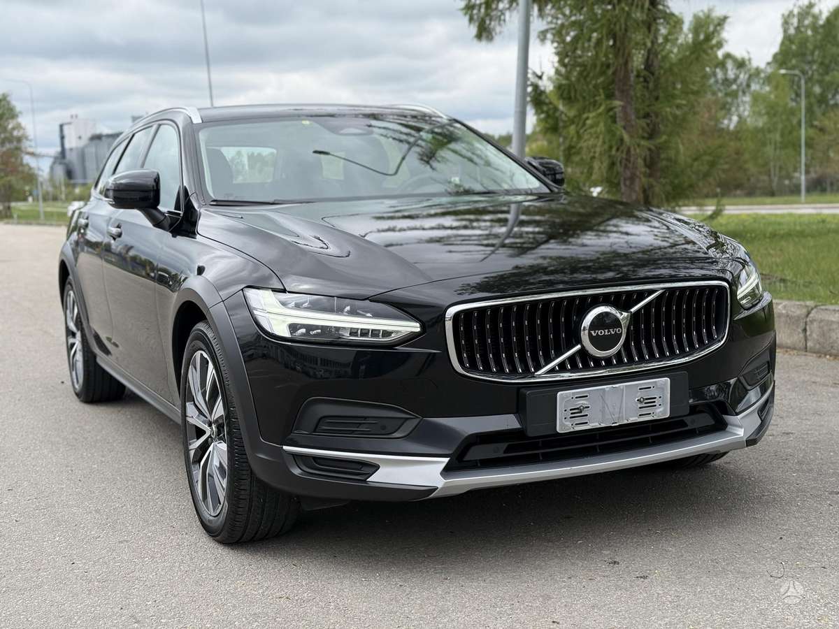 Volvo V90 Cross Country, Универсал