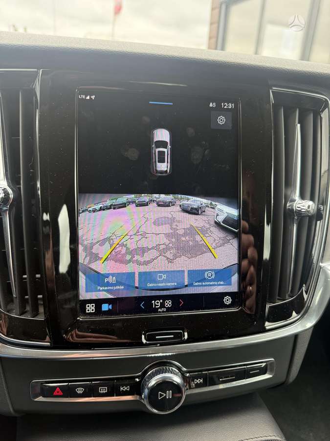 Volvo V90 Cross Country, Универсал