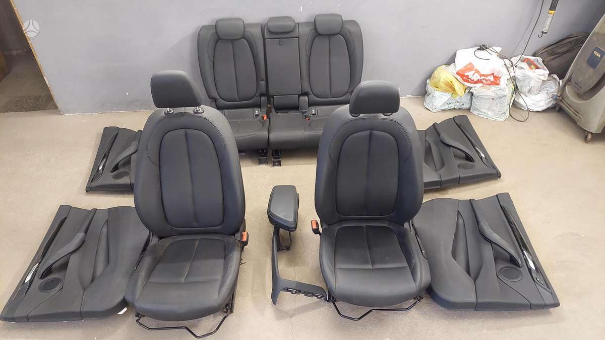 BMW X1 seats