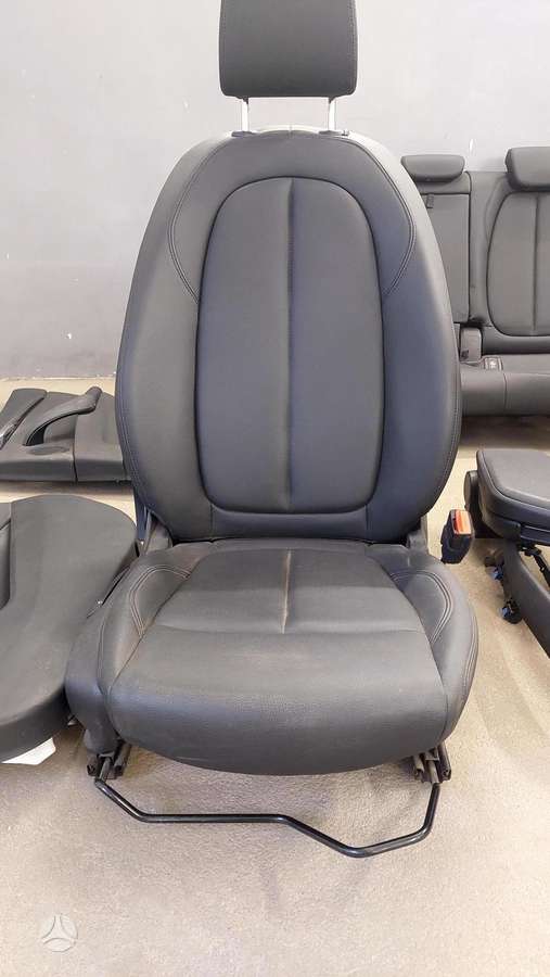BMW X1 seats