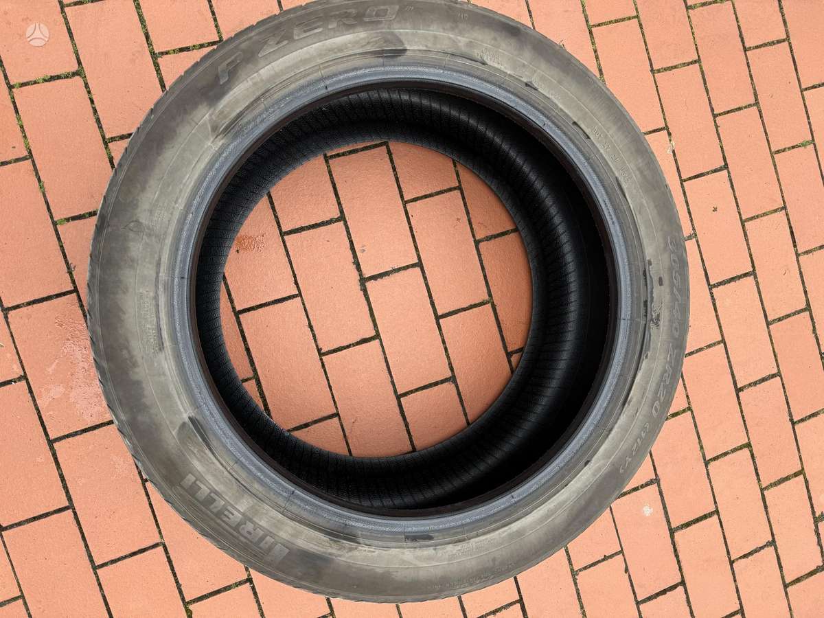 Pirelli P Zero, summer 305/40 R20