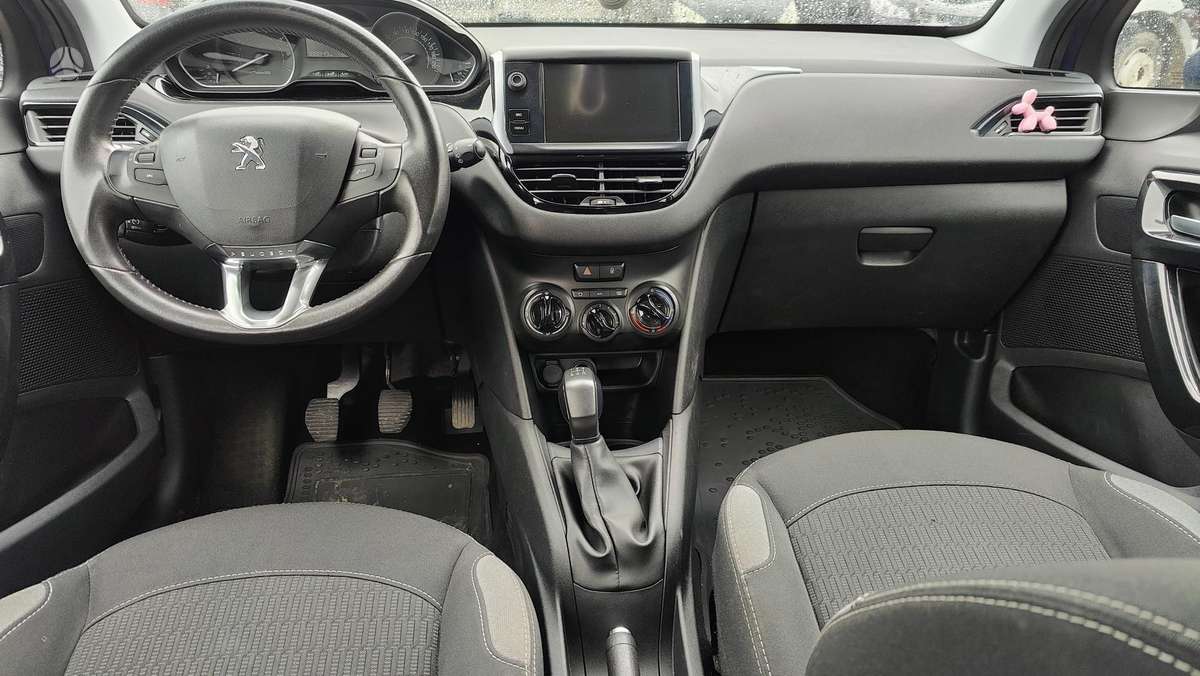 Peugeot 208, 1.2 l., Хэтчбек