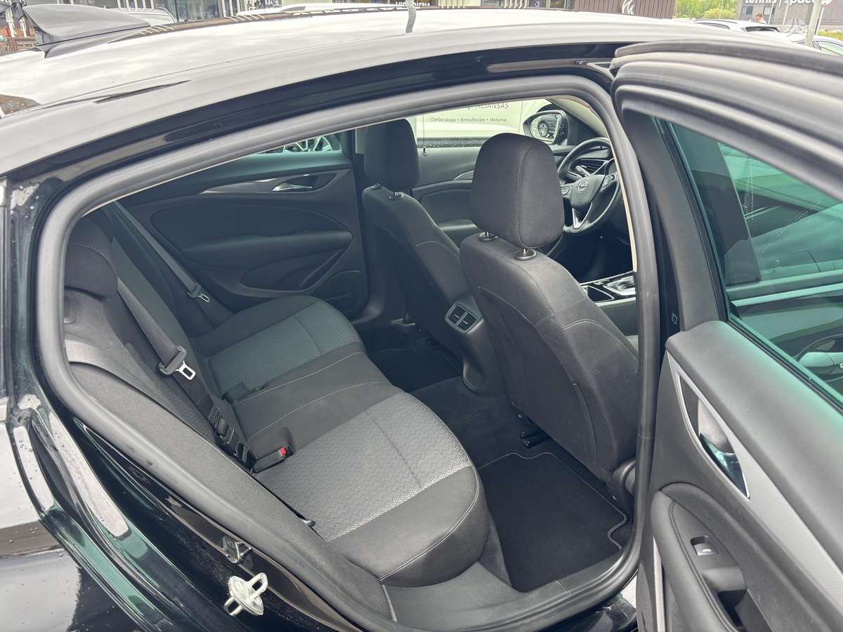 Opel Insignia, 1.5 l., Хэтчбек