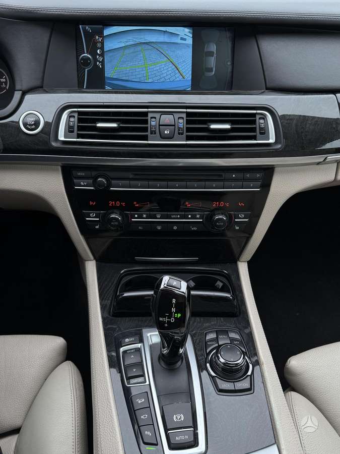 BMW 740, 3.0 l., Седан