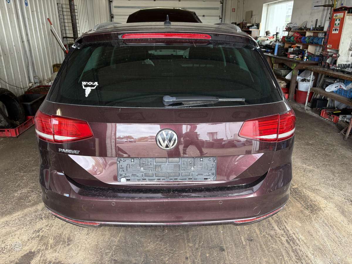 Volkswagen Passat 37068366700