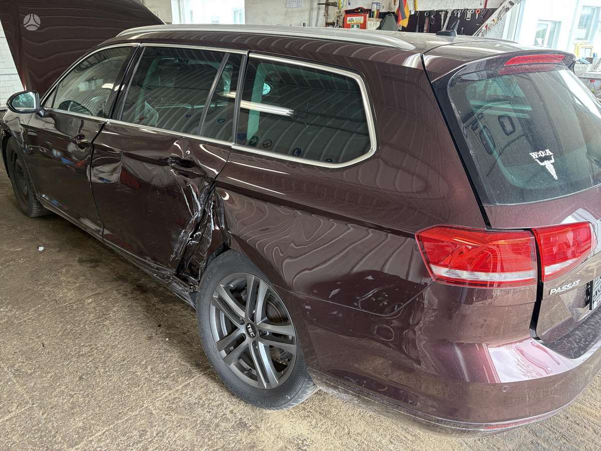 Volkswagen Passat 37068366700