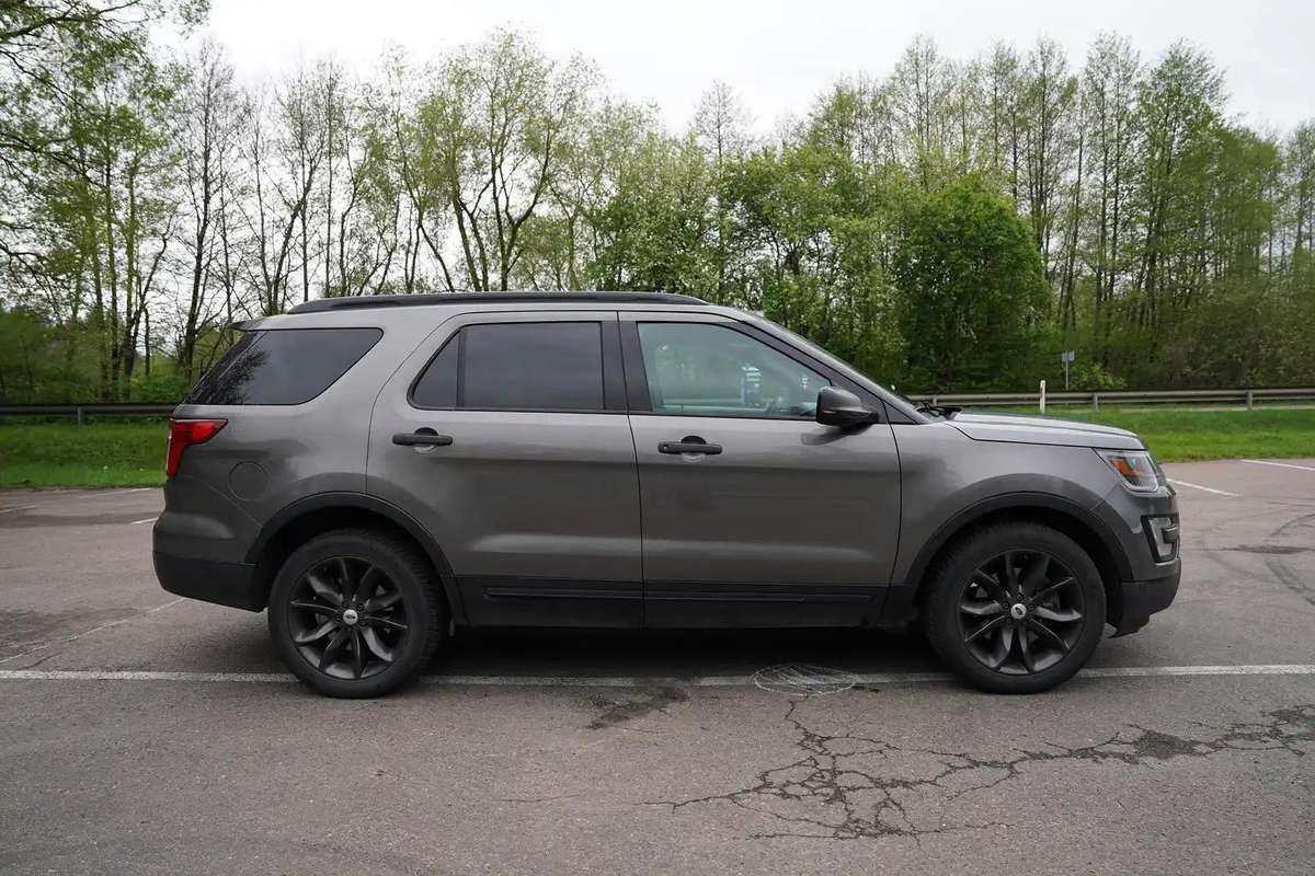 Ford Explorer, 3.7 l., Внедорожник / Кроссовер