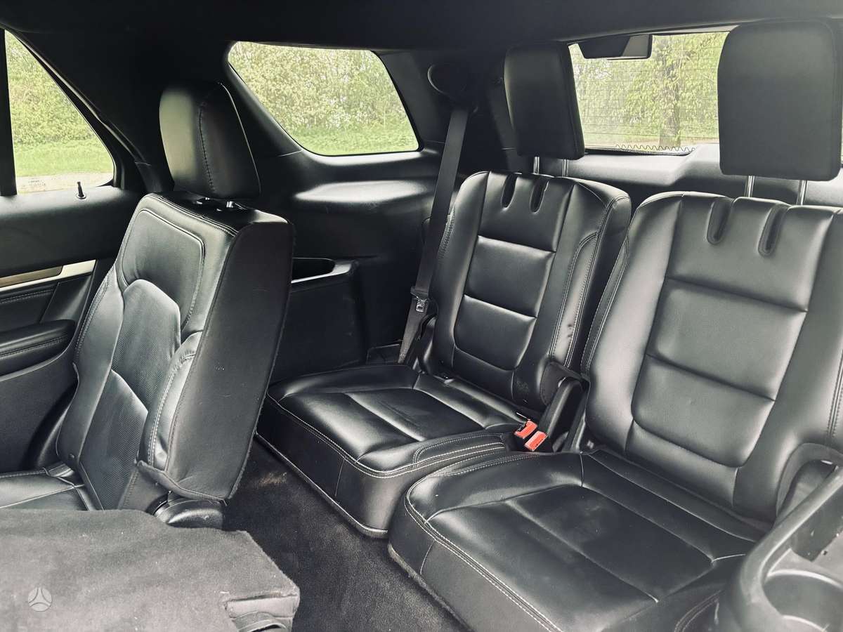 Ford Explorer, 3.7 l., off-road / crossover