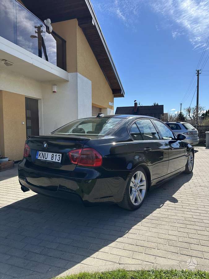 BMW 330, 3.0 l., Седан