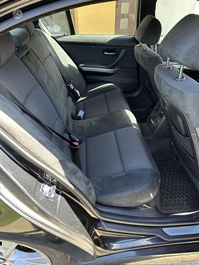 BMW 330, 3.0 l., Седан