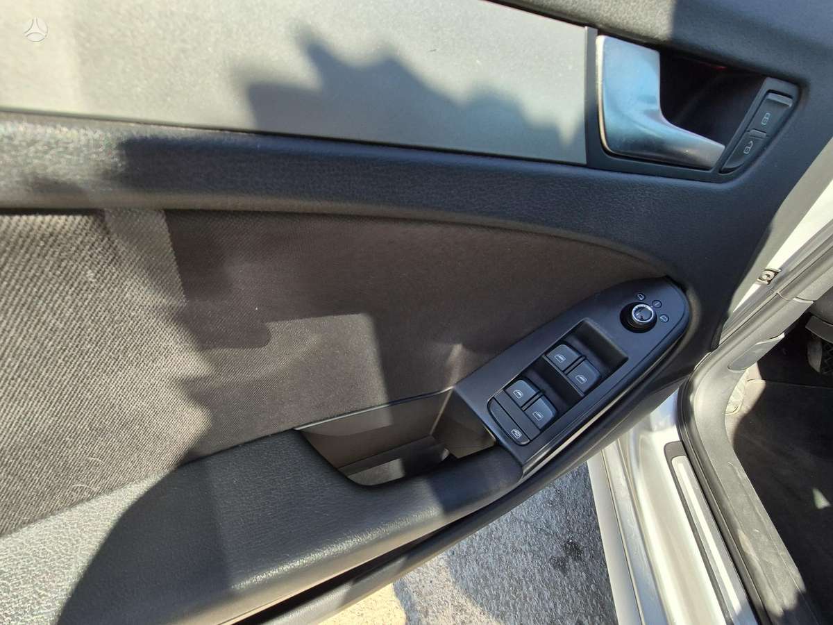 Audi A4, 1.8 l., universalas