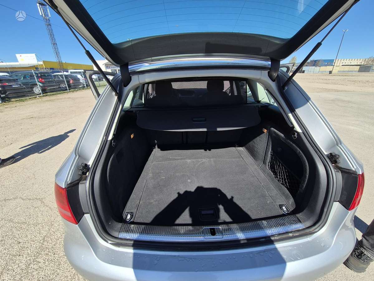 Audi A4, 1.8 l., universalas