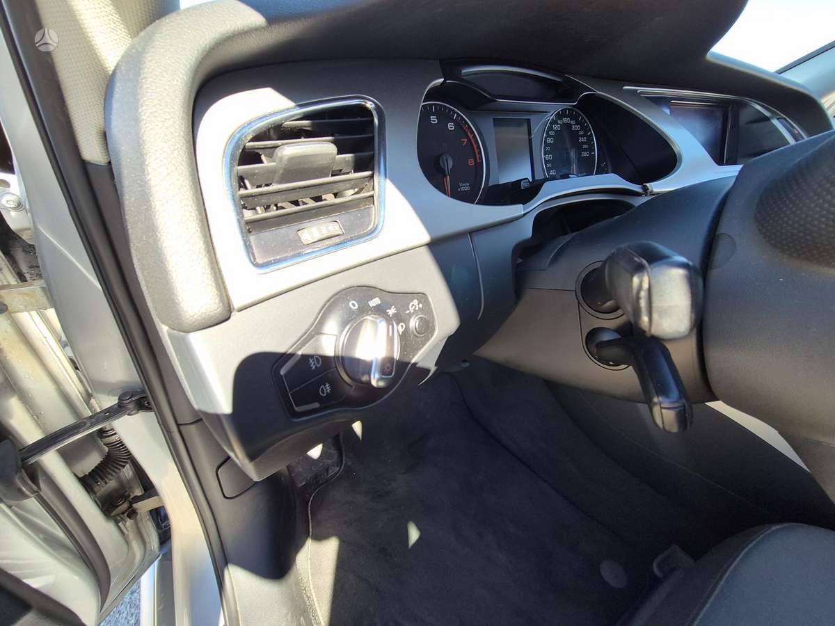Audi A4, 1.8 l., universalas