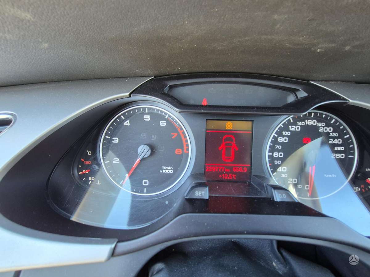 Audi A4, 1.8 l., universalas