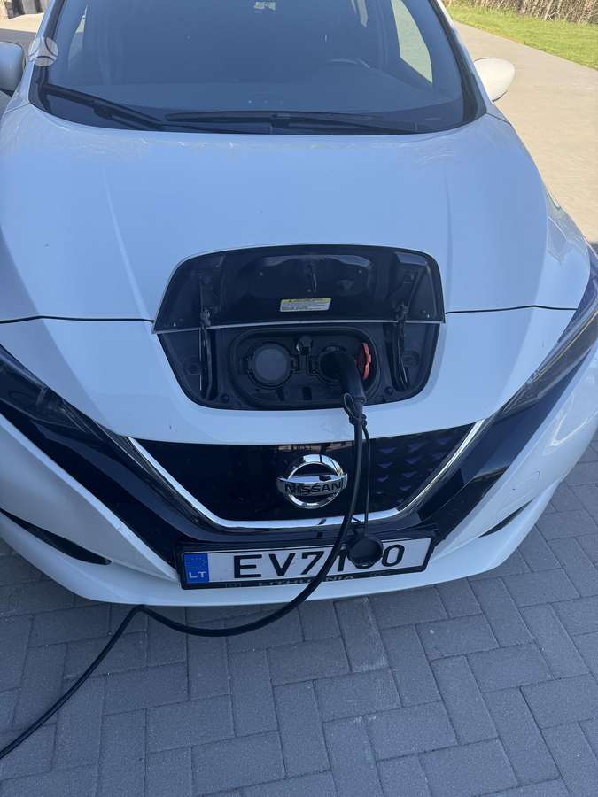 Nissan Leaf, 40 кВт·ч, Хэтчбек
