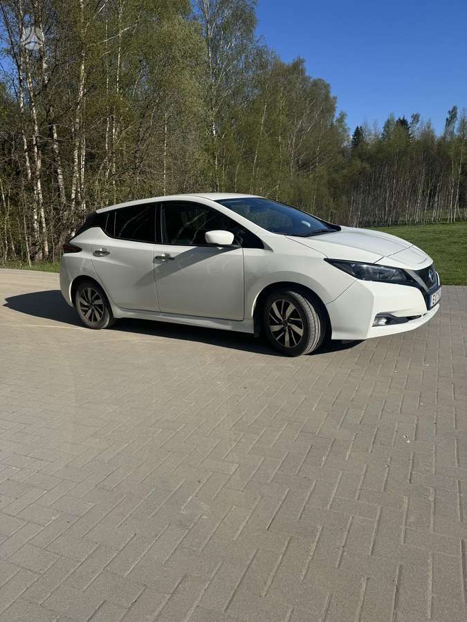 Nissan Leaf, 40 кВт·ч, Хэтчбек