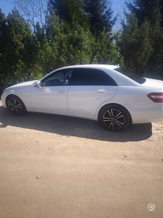 Mercedes-Benz E200, 2.2 l., Седан