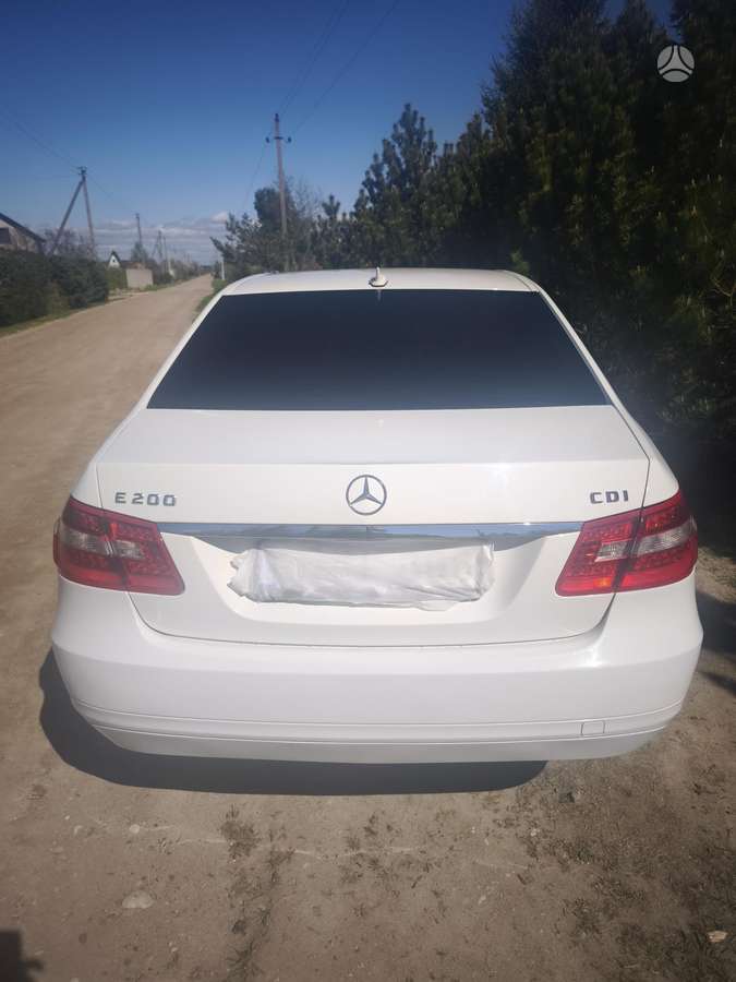 Mercedes-Benz E200, 2.2 l., Седан