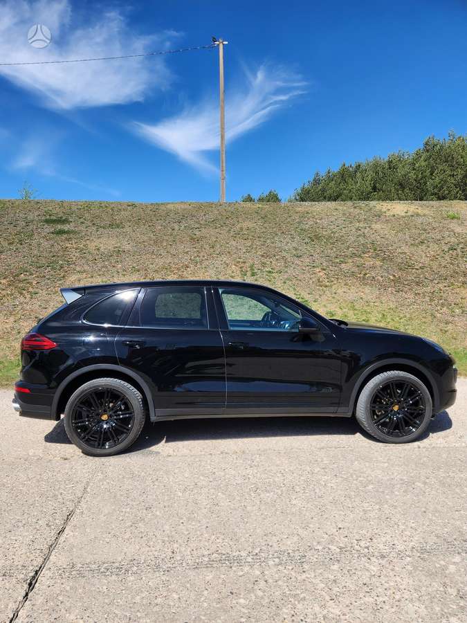 Porsche Cayenne - 4