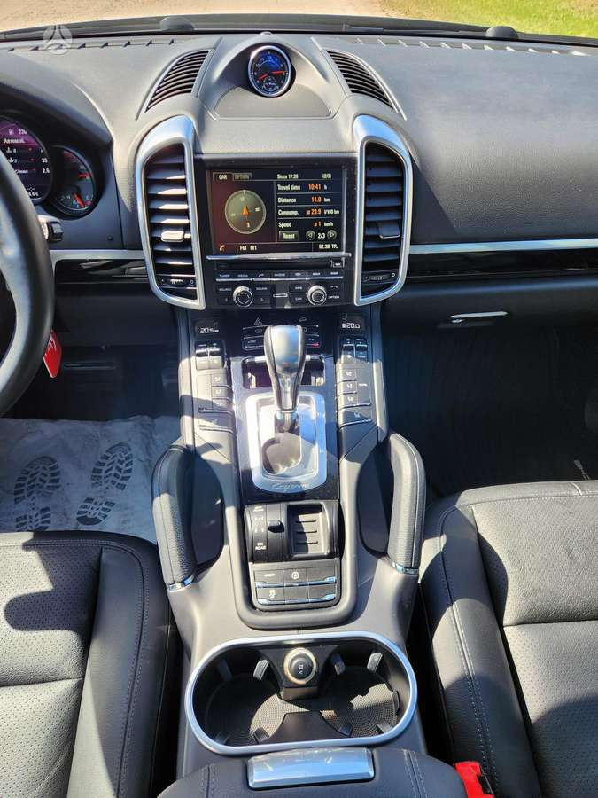 Porsche Cayenne - 11