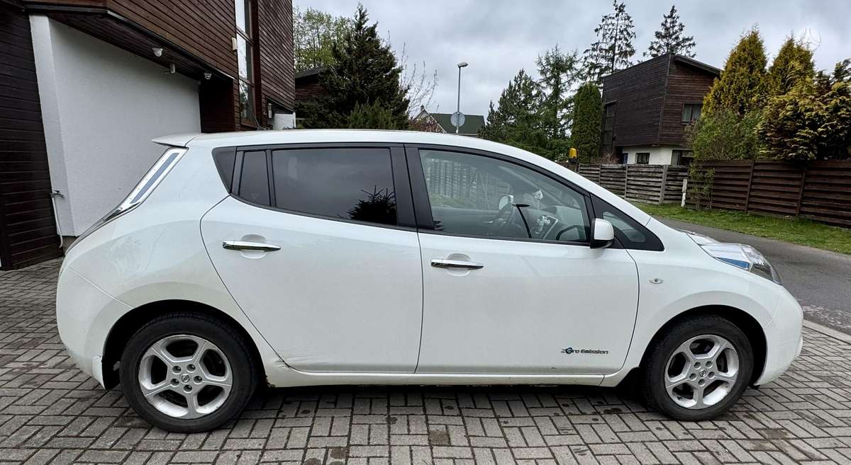 Nissan Leaf, 30 kWh, hečbekas