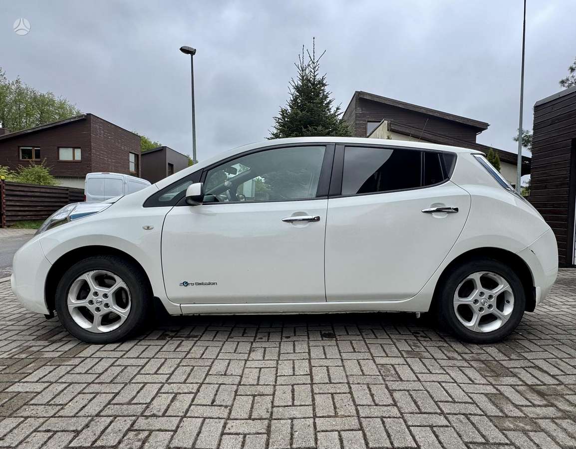 Nissan Leaf, 30 kWh, hečbekas
