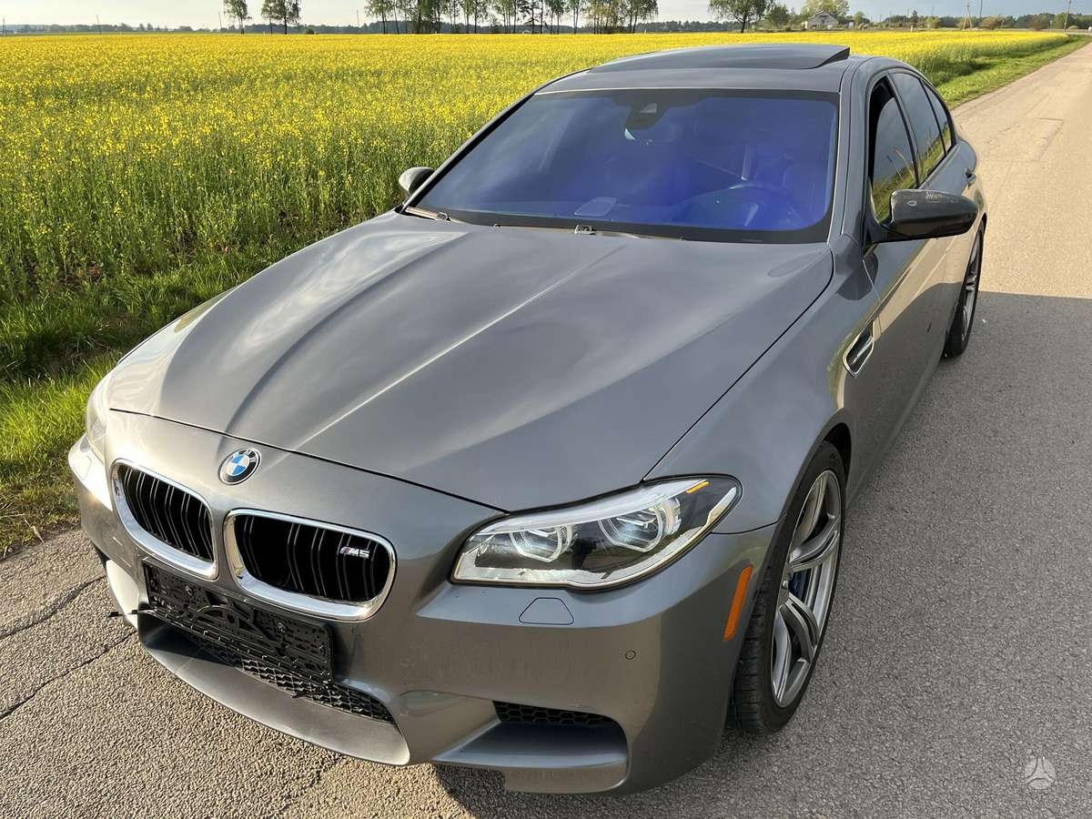 BMW M5, 4.4 l., Седан
