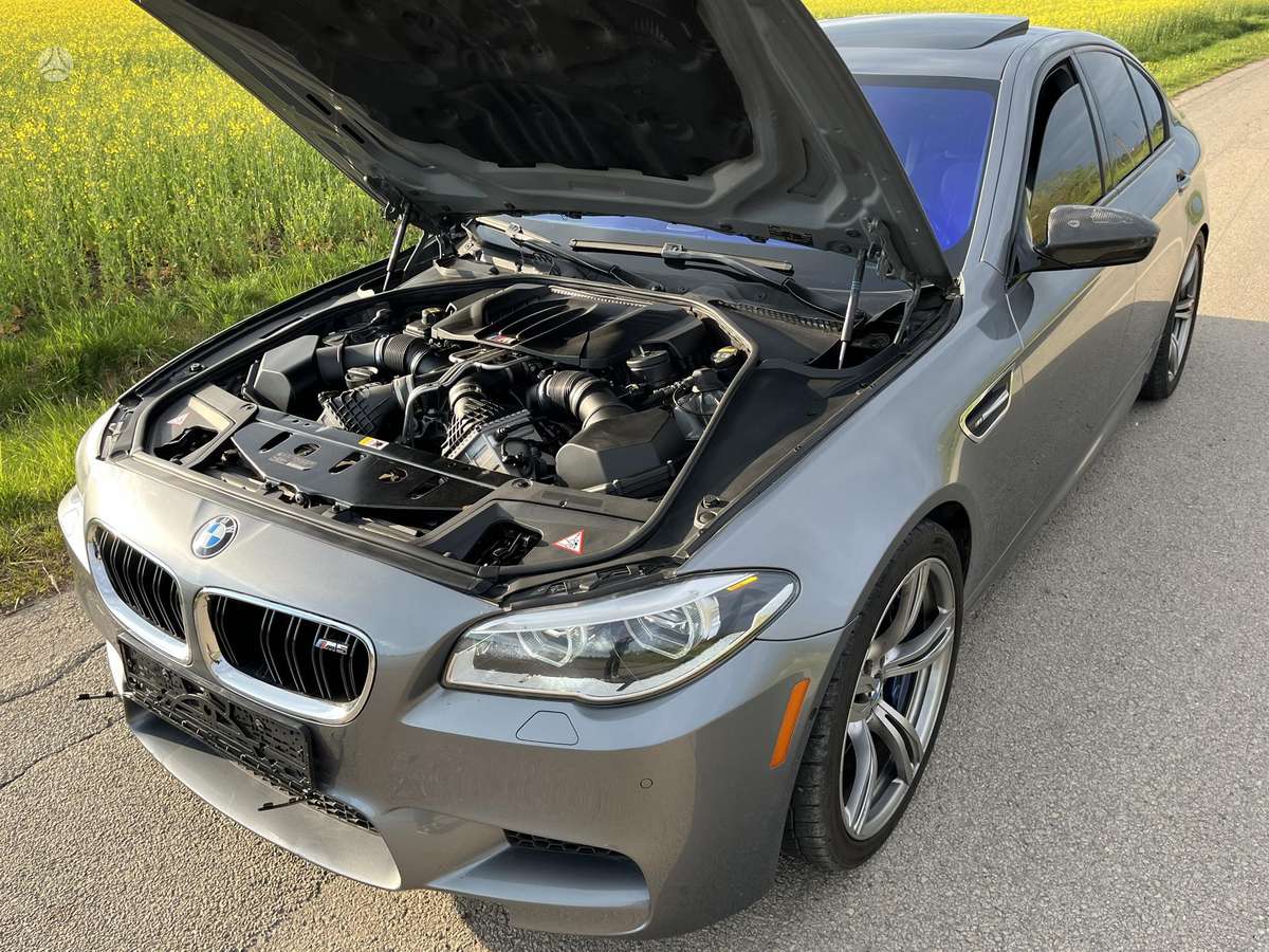 BMW M5, 4.4 l., Седан