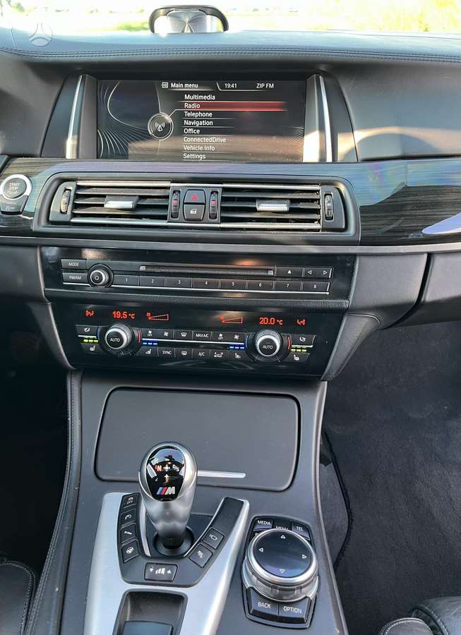 BMW M5, 4.4 l., Седан