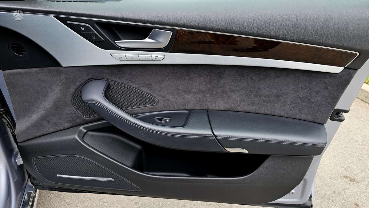 Audi A8, 4.0 l., Седан