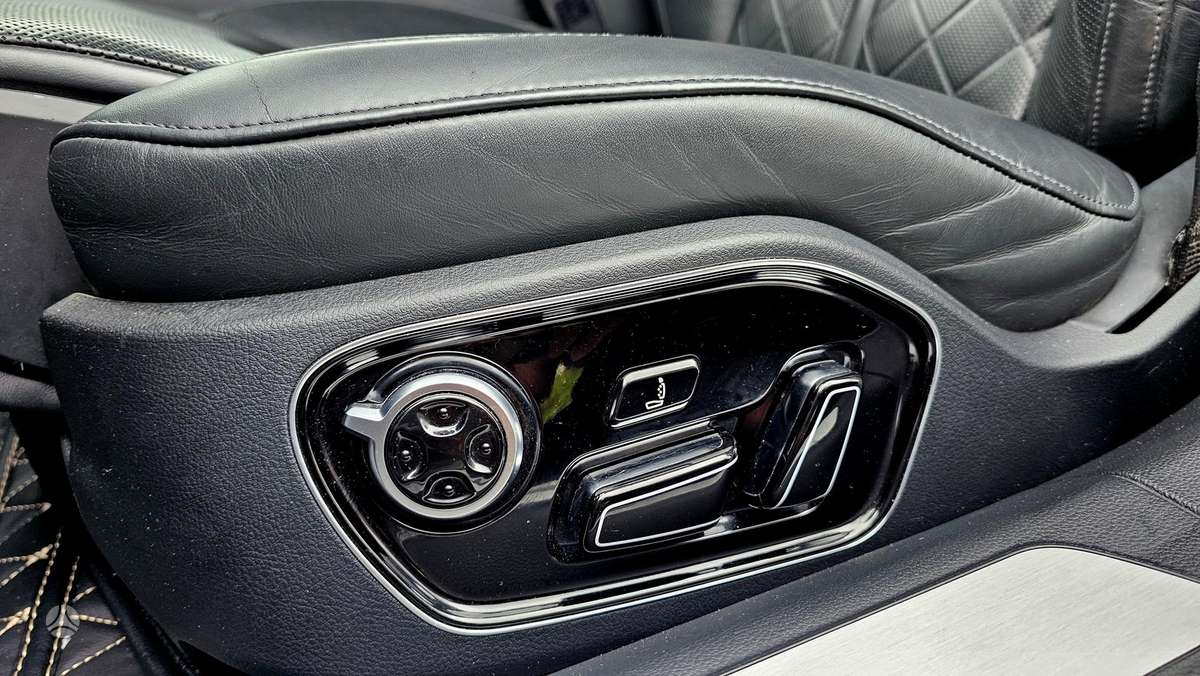 Audi A8, 4.0 l., Седан