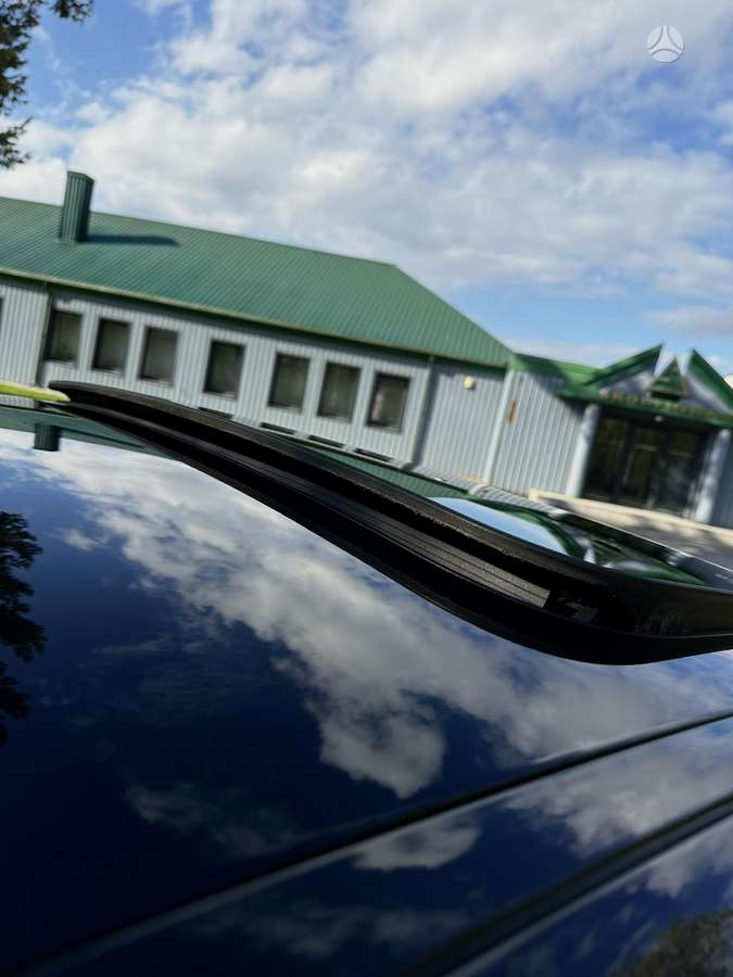 BMW 530, saloon / sedan