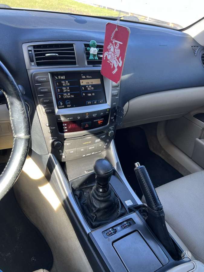 Lexus IS 220, 2.2 l., Седан