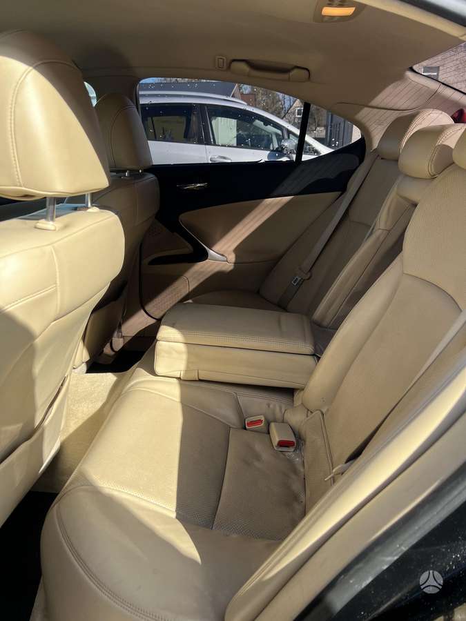 Lexus IS 220, 2.2 l., Седан