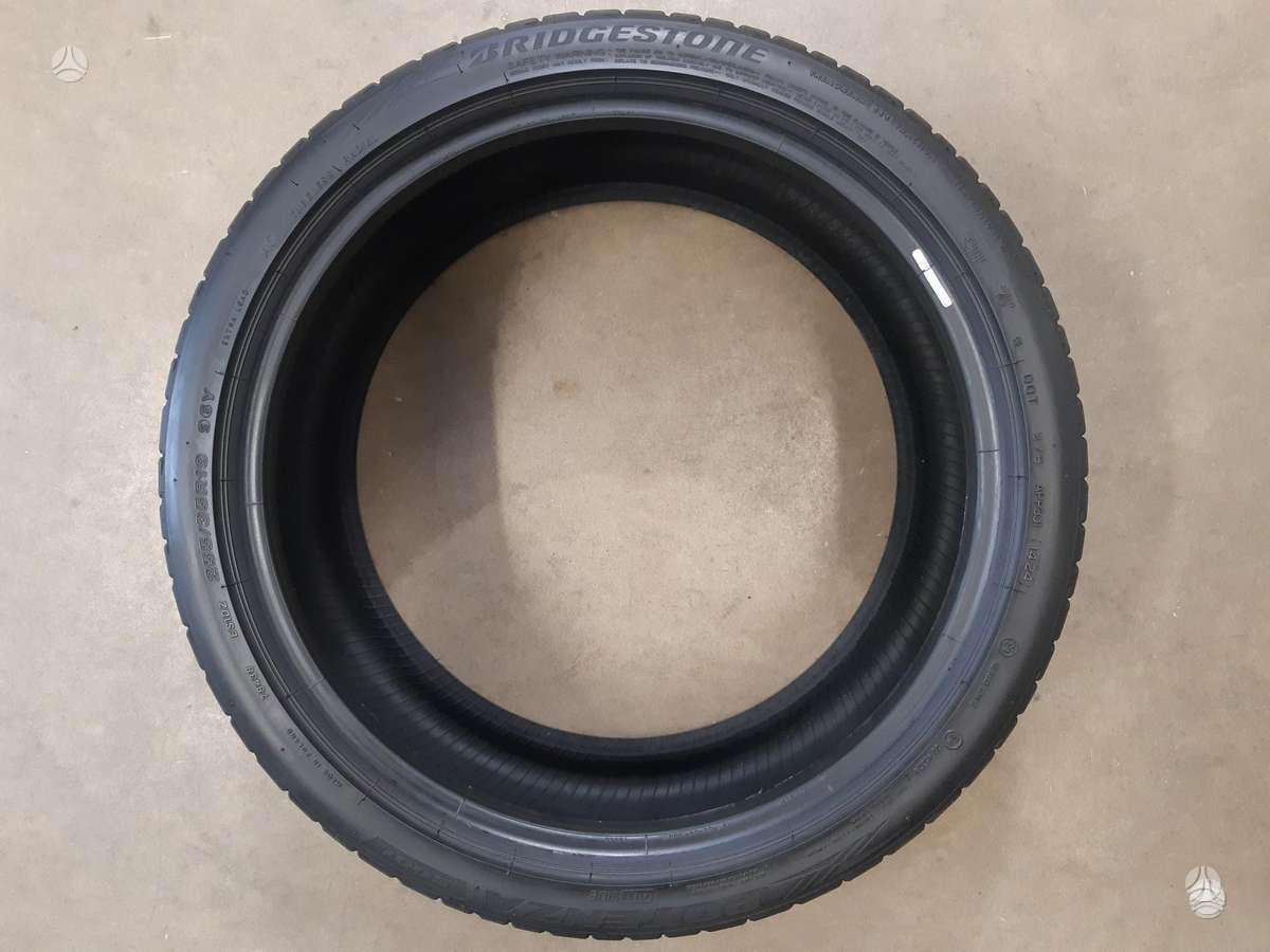 Bridgestone 2025m 225.40 255.35 98%, vasaras 225/40 R19