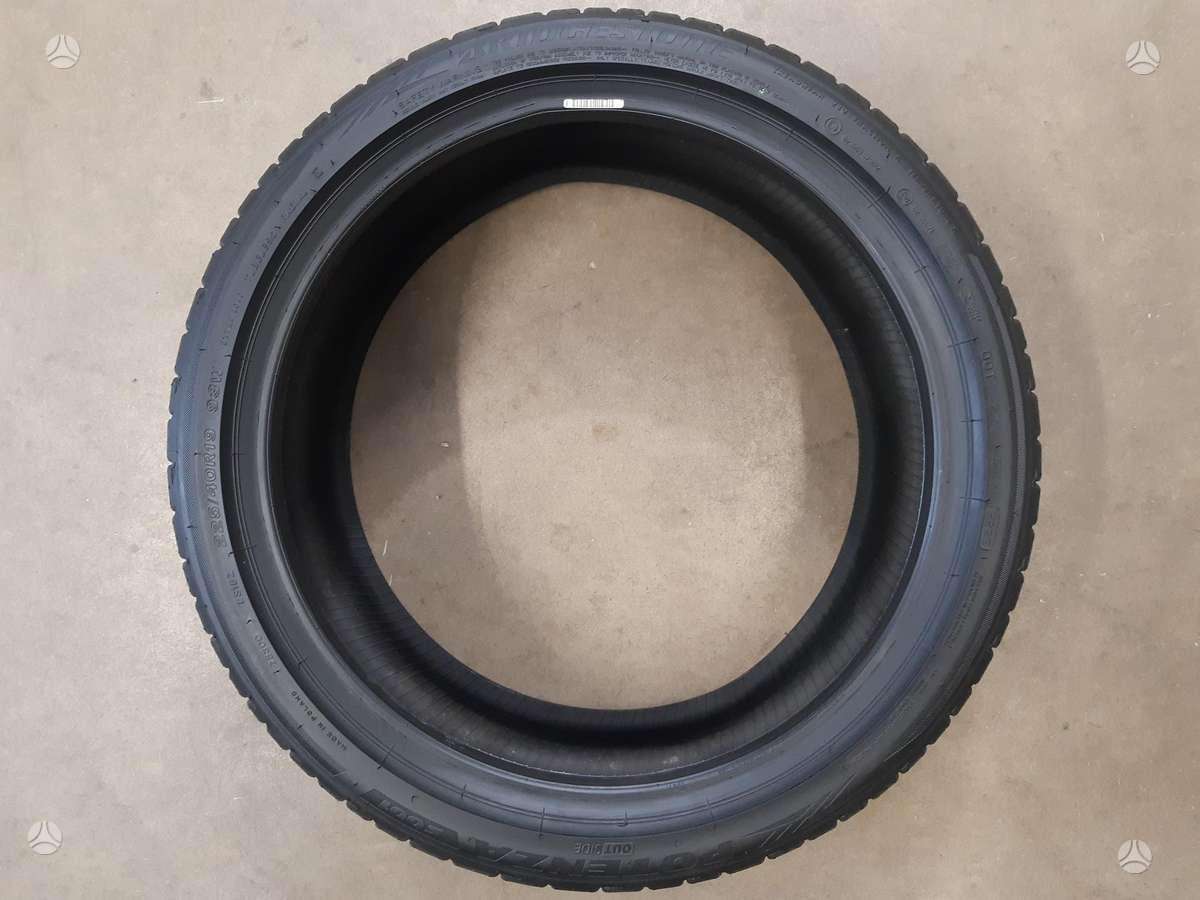 Bridgestone 2025m 225.40 255.35 98%, vasaras 225/40 R19