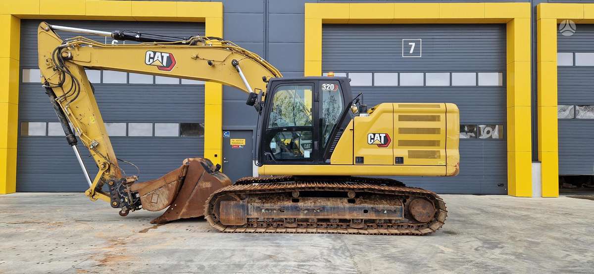 Caterpillar 320, excavator