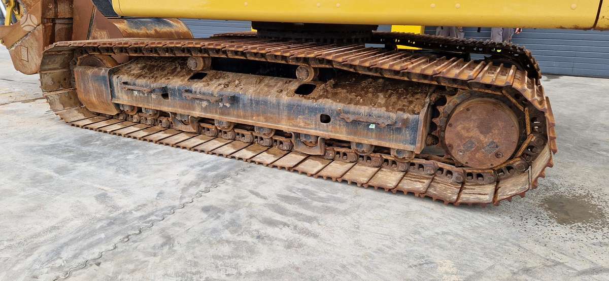 Caterpillar 320, excavator