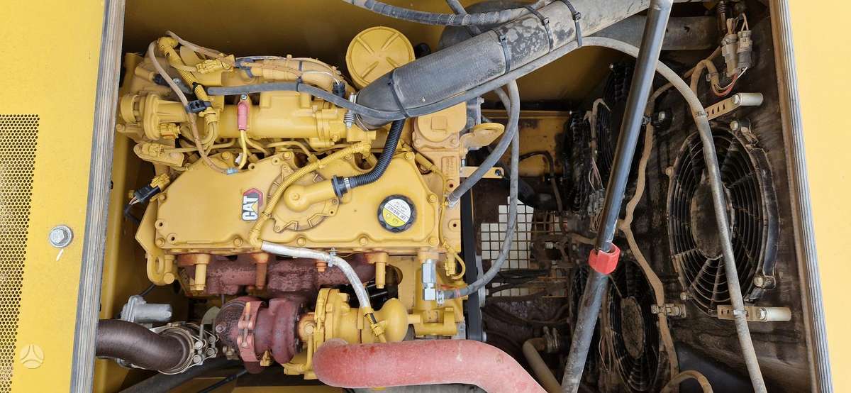 Caterpillar 320, excavator