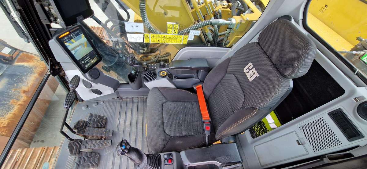 Caterpillar 320, ekskavatoriai