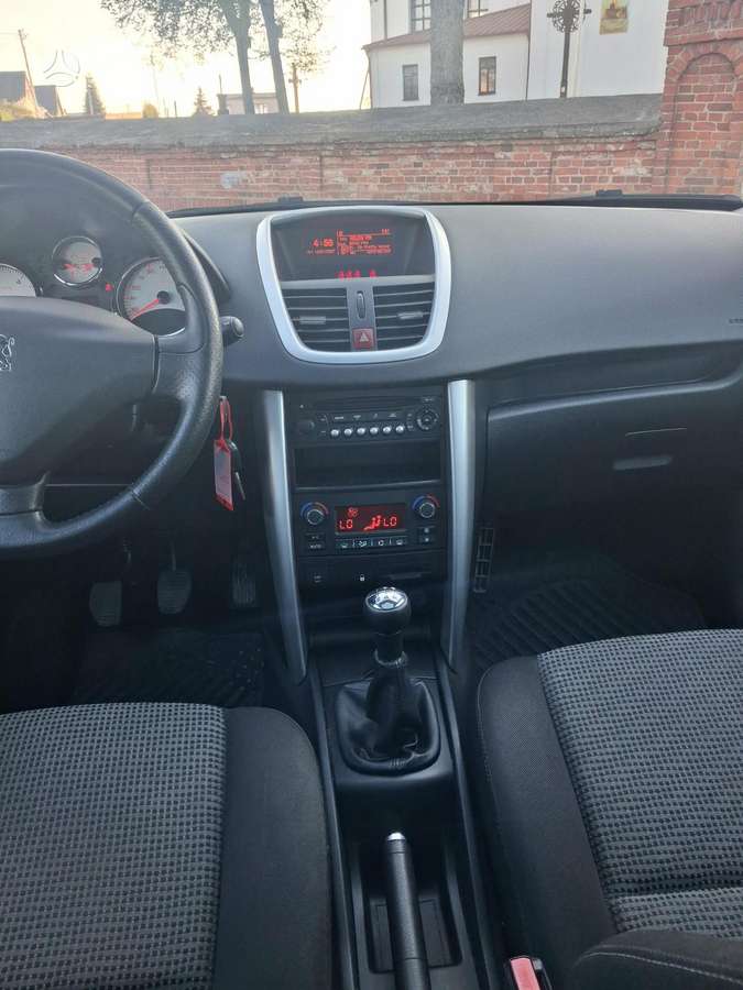 Peugeot 207, 1.6 l., hatchback
