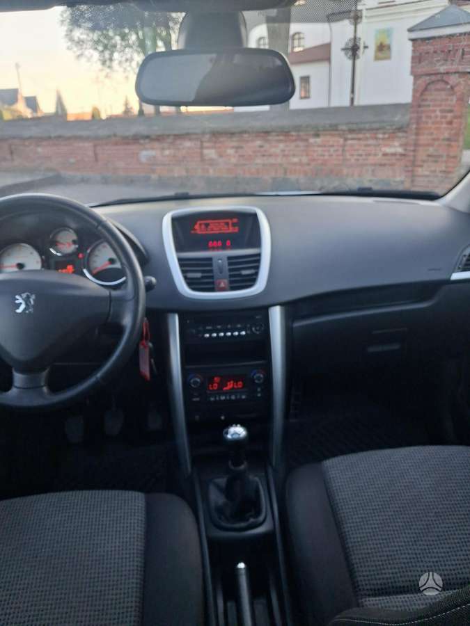 Peugeot 207, 1.6 l., hatchback
