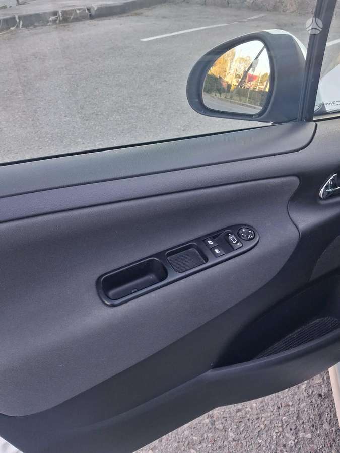 Peugeot 207, 1.6 l., hatchback
