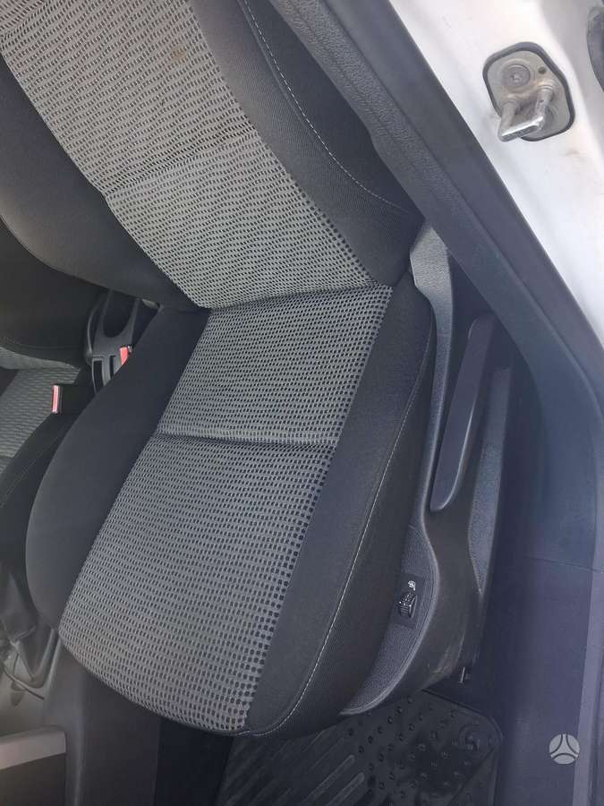 Peugeot 207, 1.6 l., hatchback