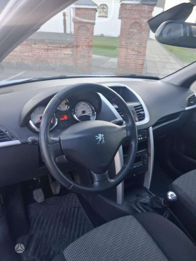 Peugeot 207, 1.6 l., hatchback