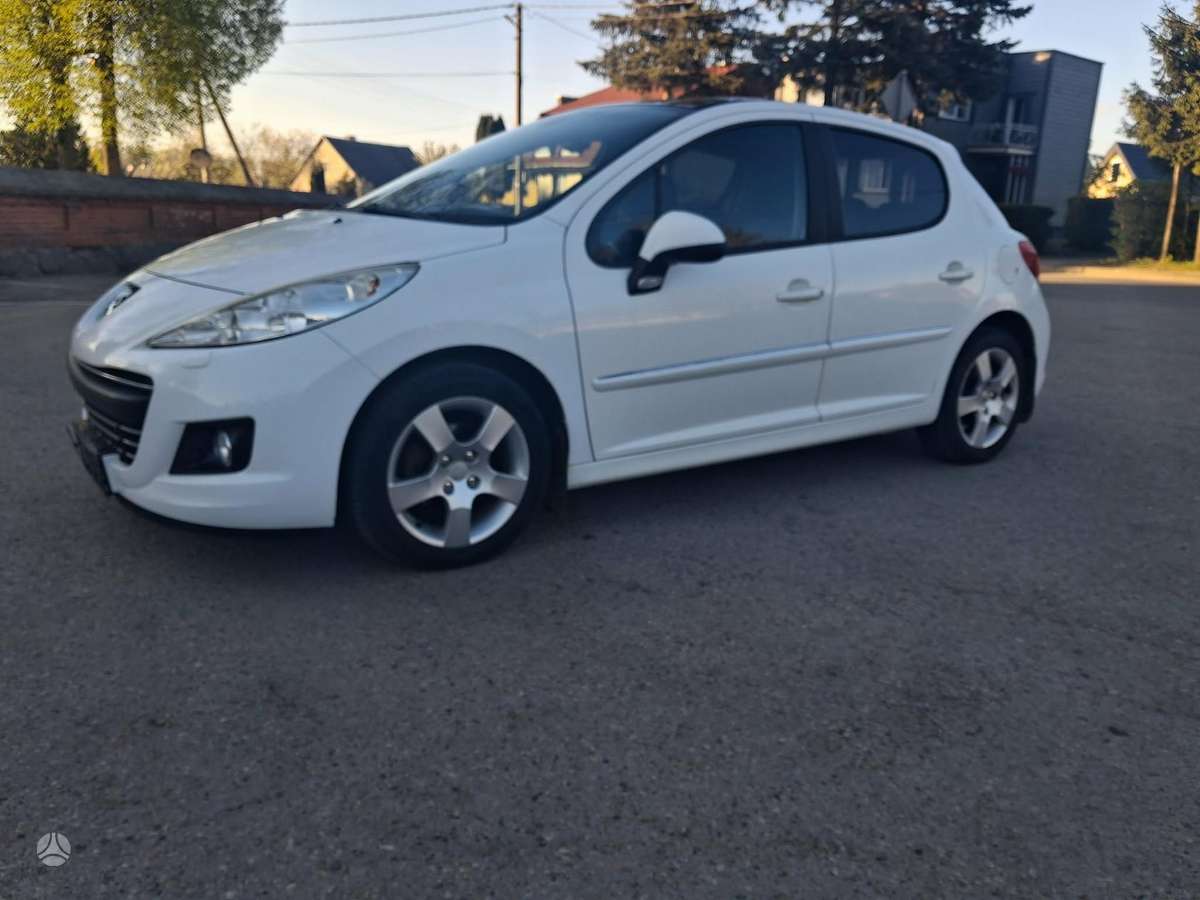 Peugeot 207, 1.6 l., hatchback