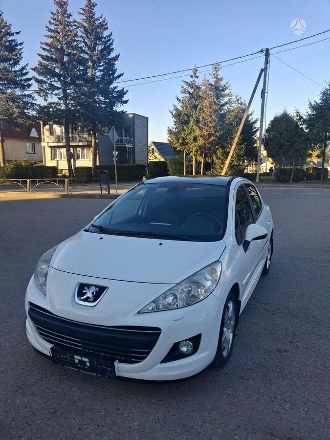 Peugeot 207, 1.6 l., hatchback