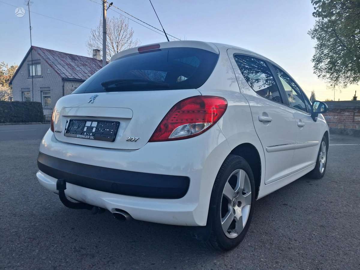 Peugeot 207, 1.6 l., hatchback